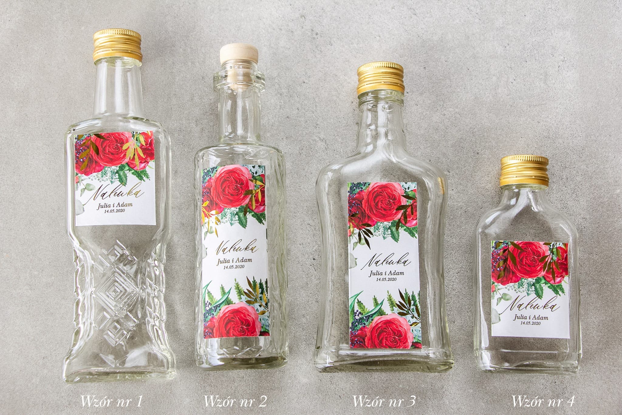 Podziękowania dla gości jako buteleczki na nalewkę z bordowymi różami i złoceniem Rubin 8 - 2