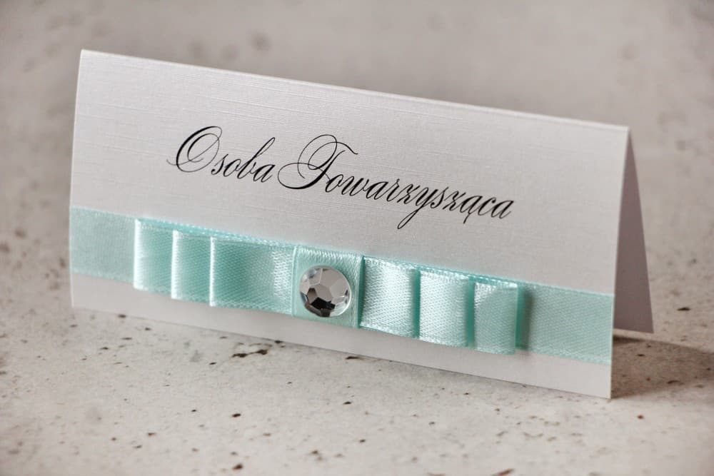 Winietki Ślubne Amaretto nr 6 – Wizytówki na Stół z Kokardką i Cyrkonią