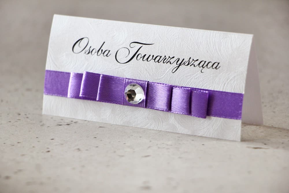 Winietki Ślubne Amaretto nr 7 – Wizytówki na Stół z Kokardką i Cyrkonią