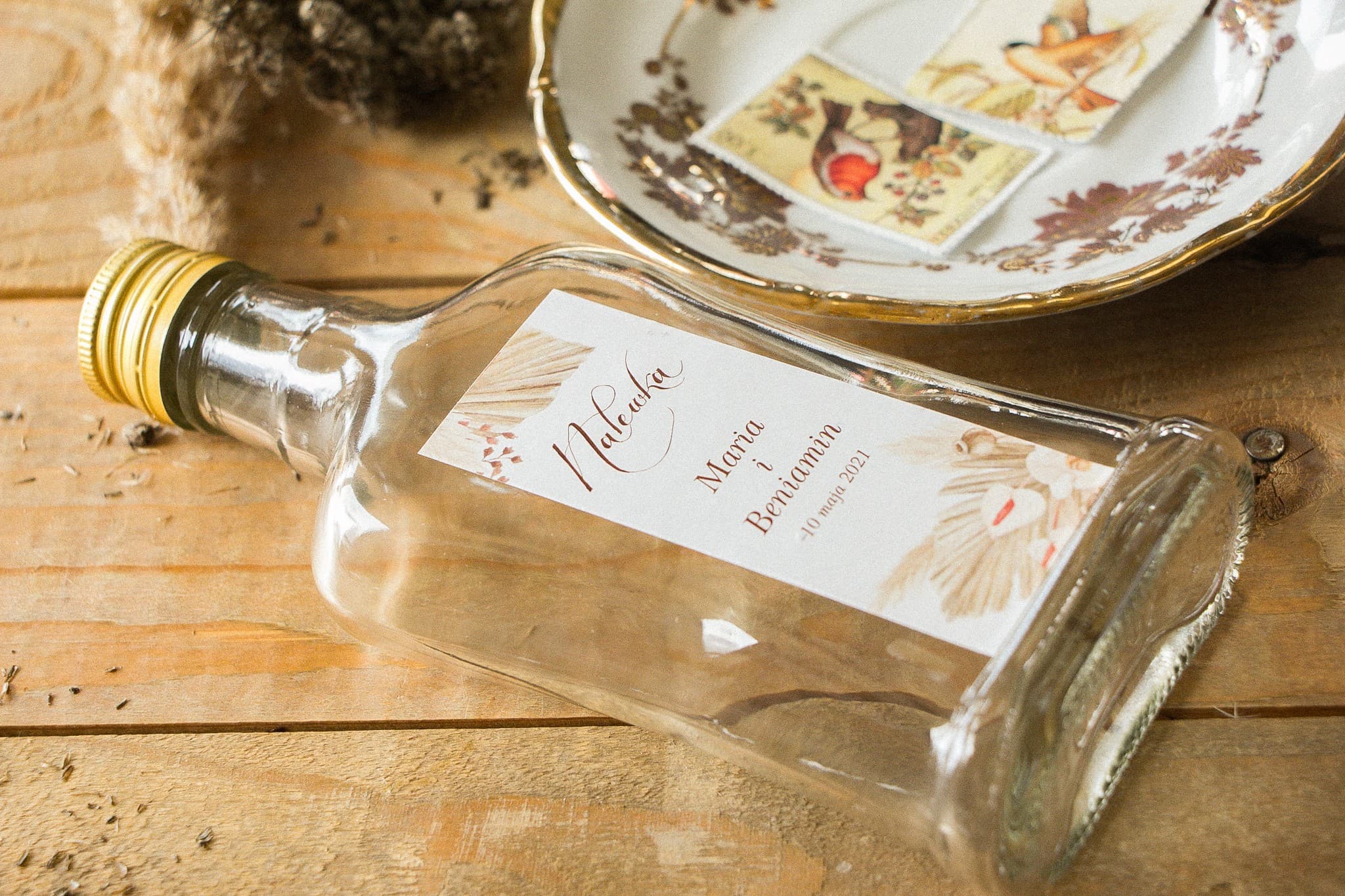 Buteleczki na nalewki jako podziękowania dla gości boho z trawą pampasową Indygo nr 6 - 3