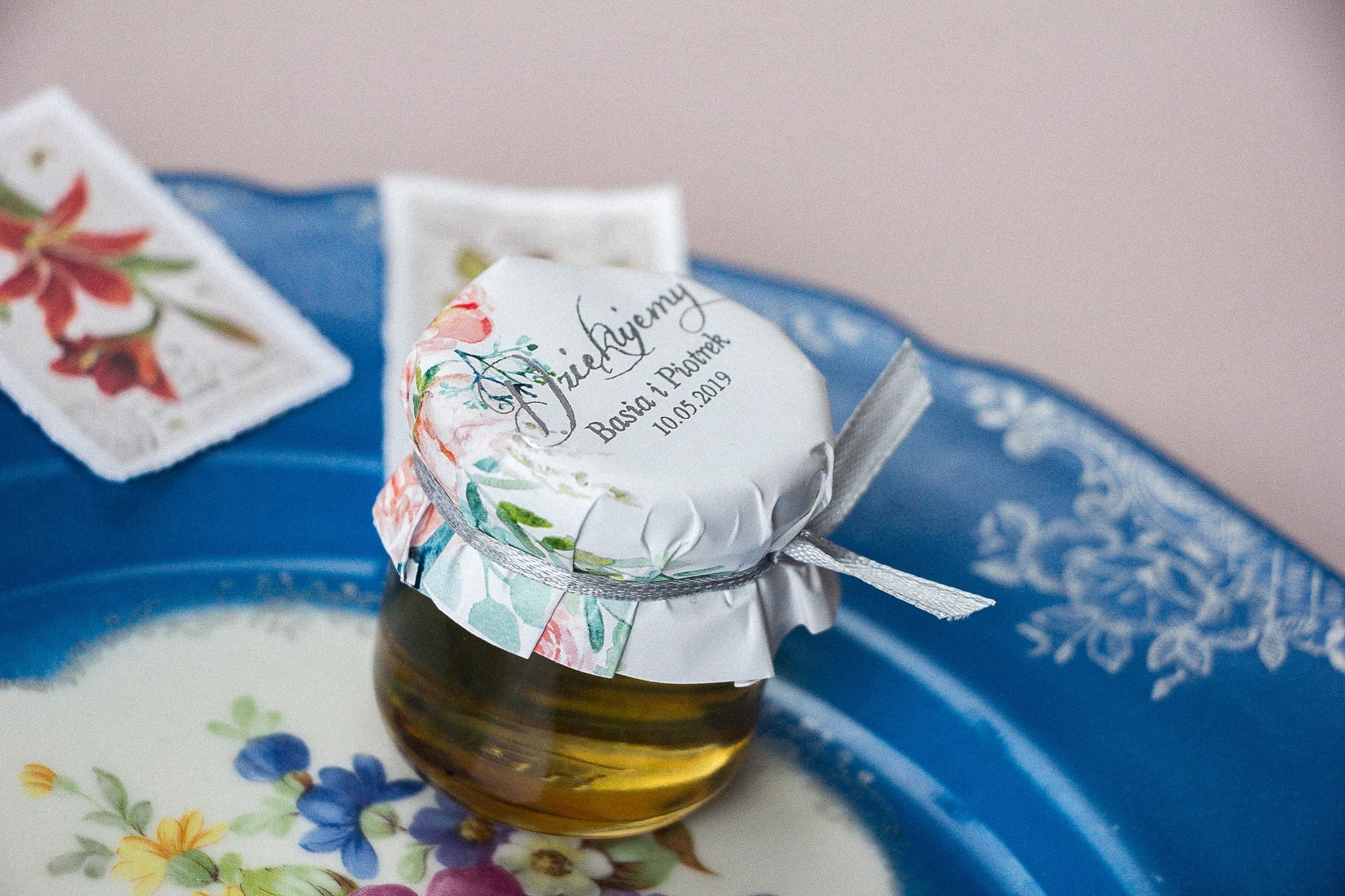 Srebrzone Miodki Ślubne Pastelowe nr 8 – Naturalny Upominek z Piwonią