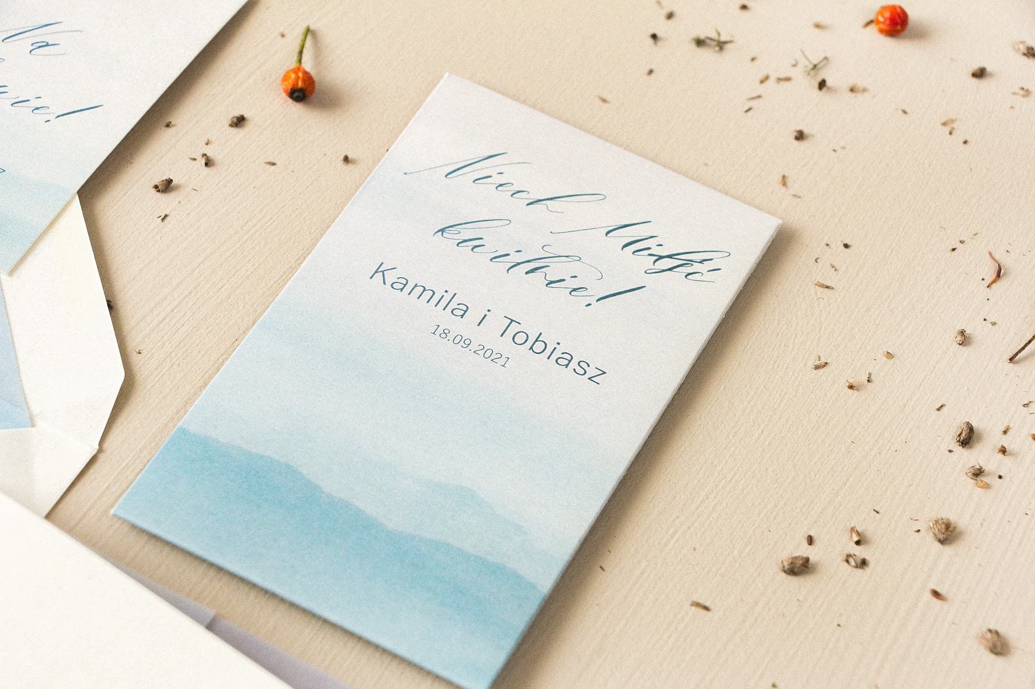 Podziękowania dla gości z nasionami niezapominajki w torebce z akwarelowym motywem Opal nr 4