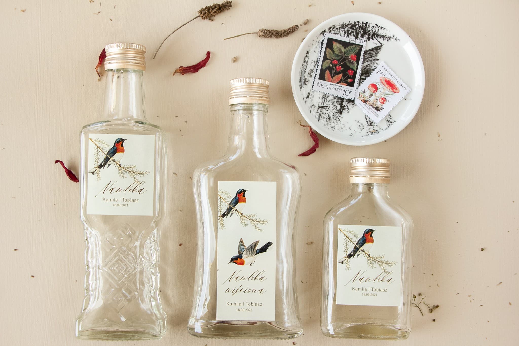 Podziękowania dla gości w formie buteleczek na nalewki z motywem ptaków vintage Opal nr 3 - 2
