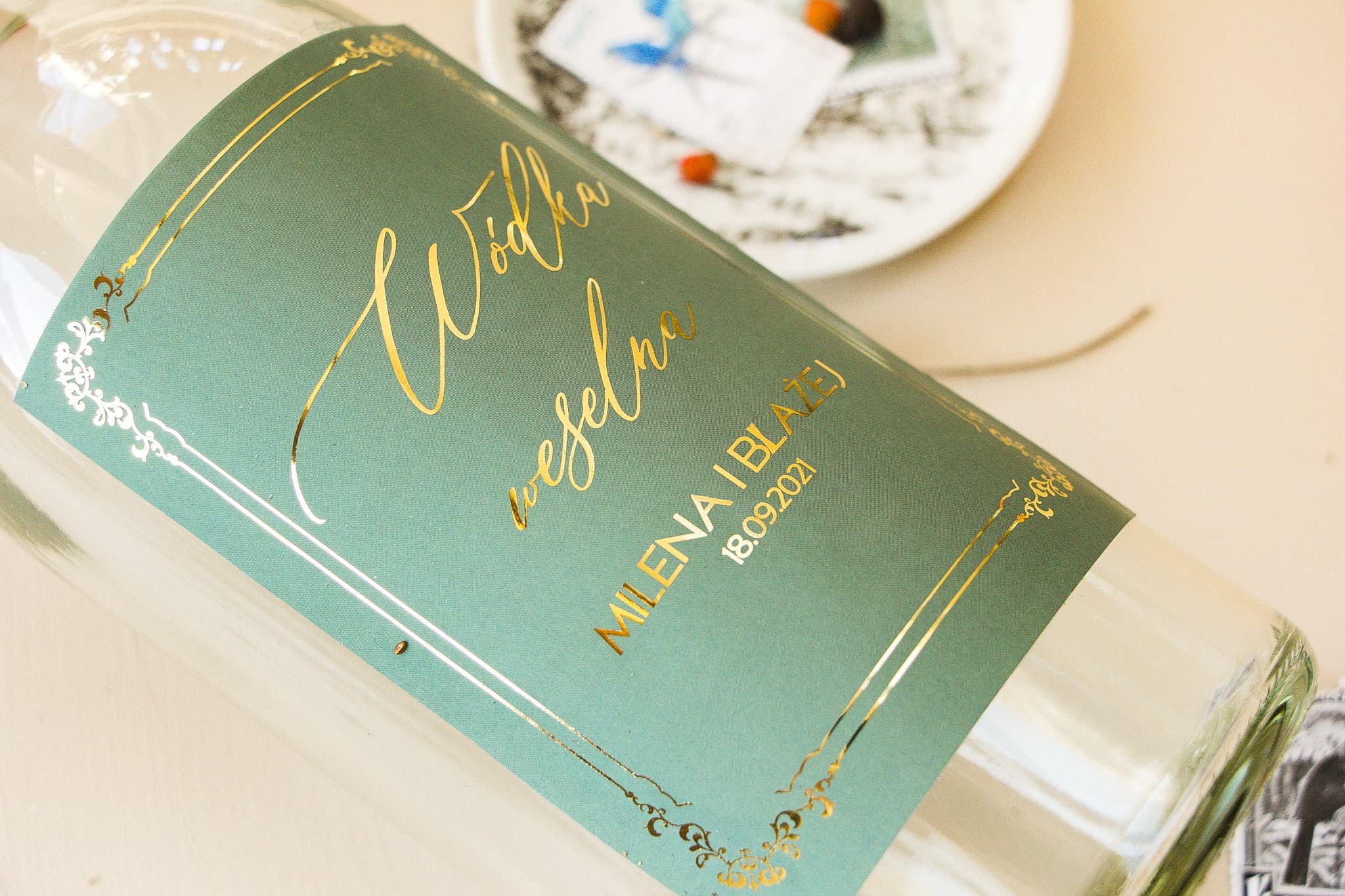 Złocone Etykiety na Wódkę Weselną z Zielenią | Naklejki na Alkohol Weselny Personalizowane | Sand nr 3