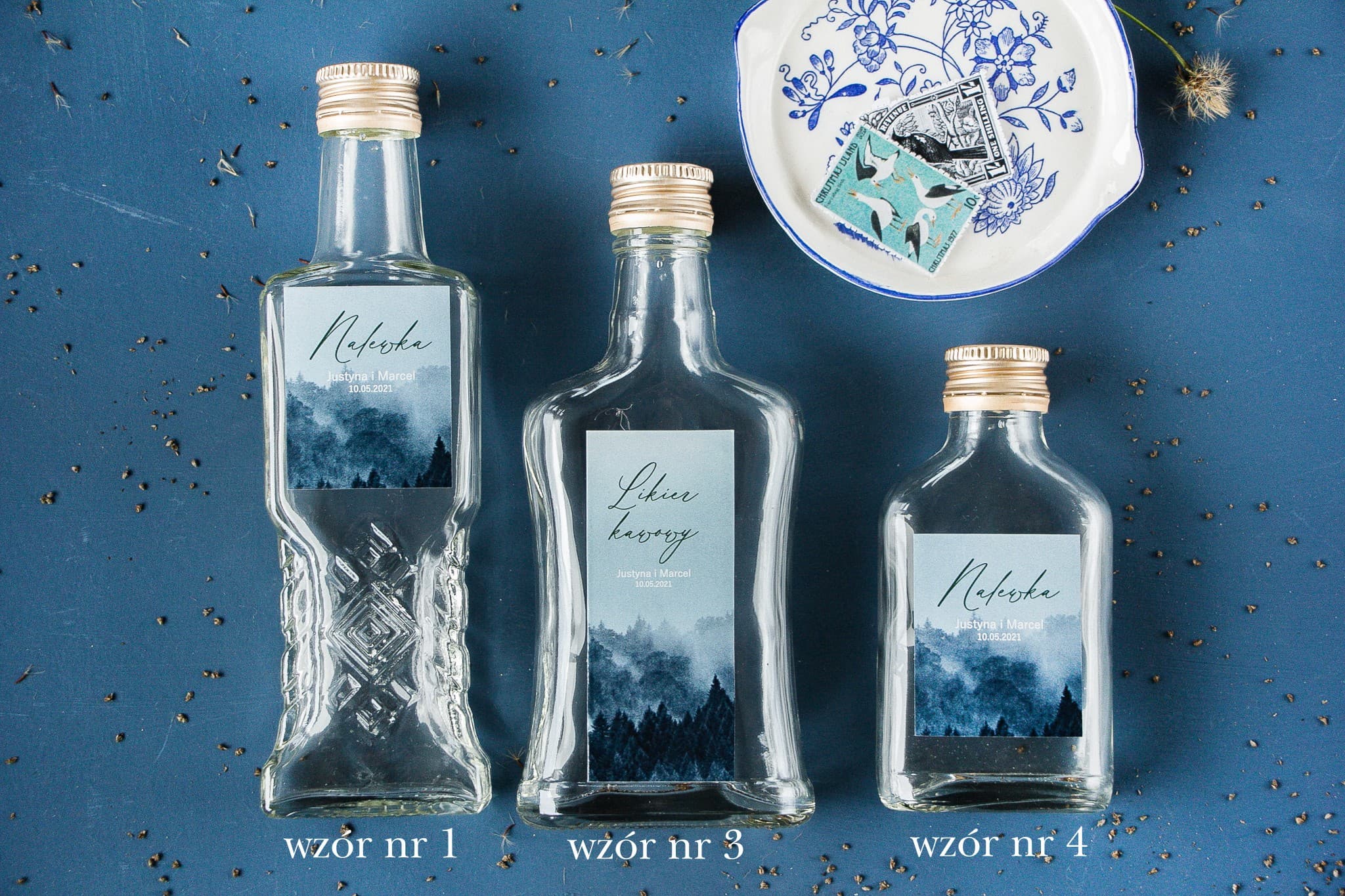 Buteleczki na nalewki podziękowania dla gości z leśną grafiką i zielenią Soft nr 3