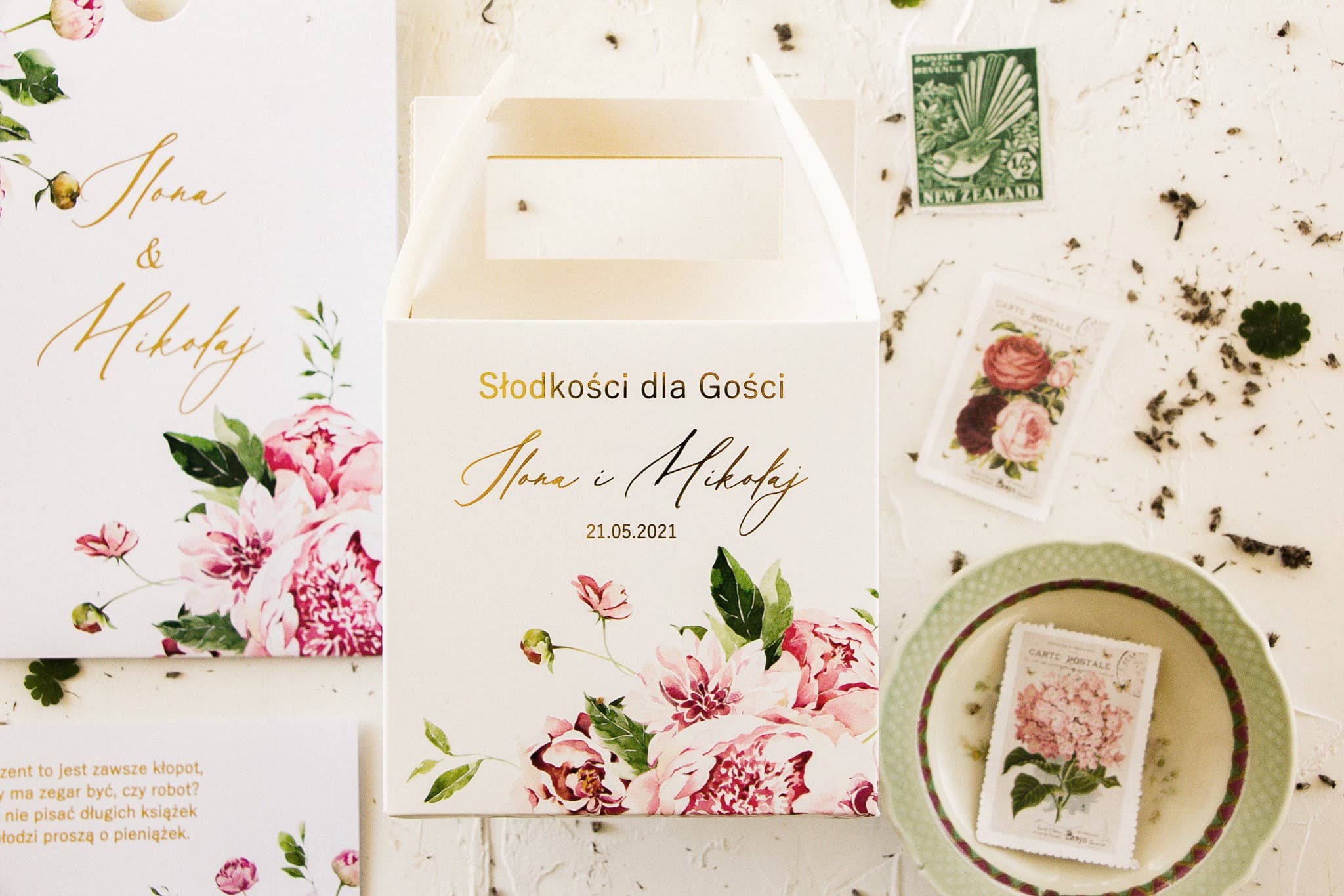 Eleganckie Pudełko na Ciasto Weselne Piwonie | Złocone Opakowanie dla Gości | Serenity nr 3