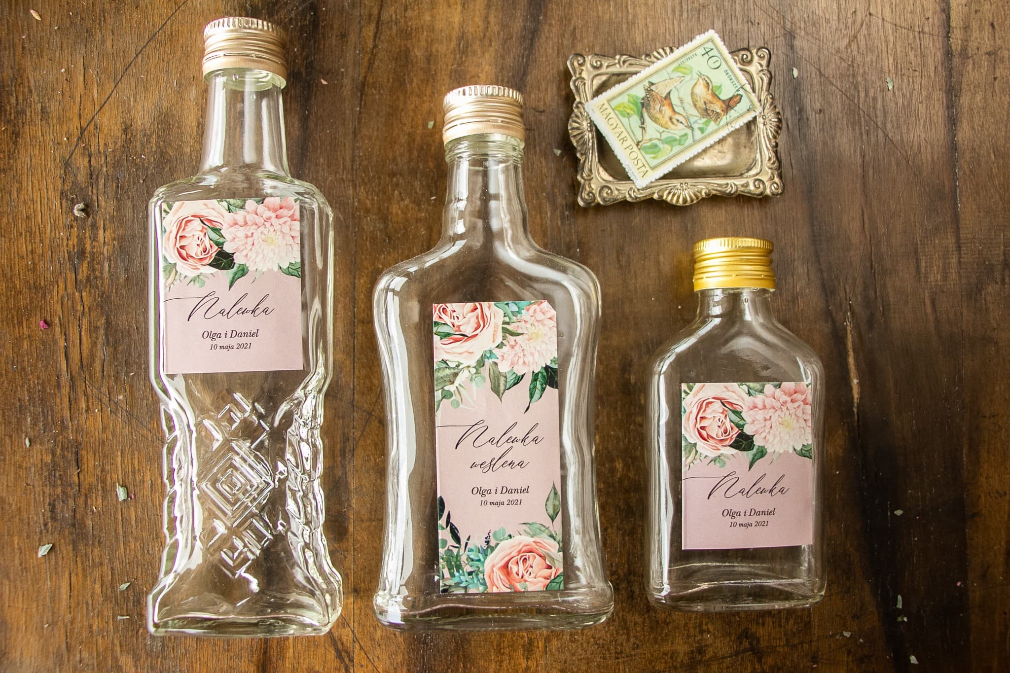 Buteleczki na nalewkę podziękowania dla gości z różowymi piwoniami Topaz nr 4 - 2