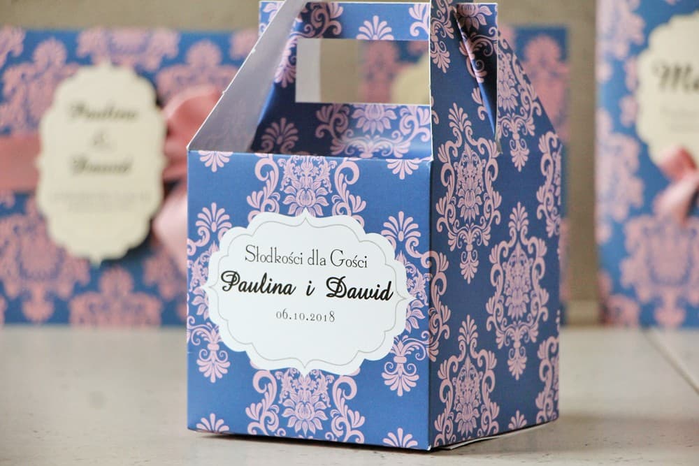 Personalizowane Pudełko na Ciasto z Rączką, Różowy Ornament | Pudełka na Ciasto Weselne, Opakowania dla Gości | Ornament nr 10