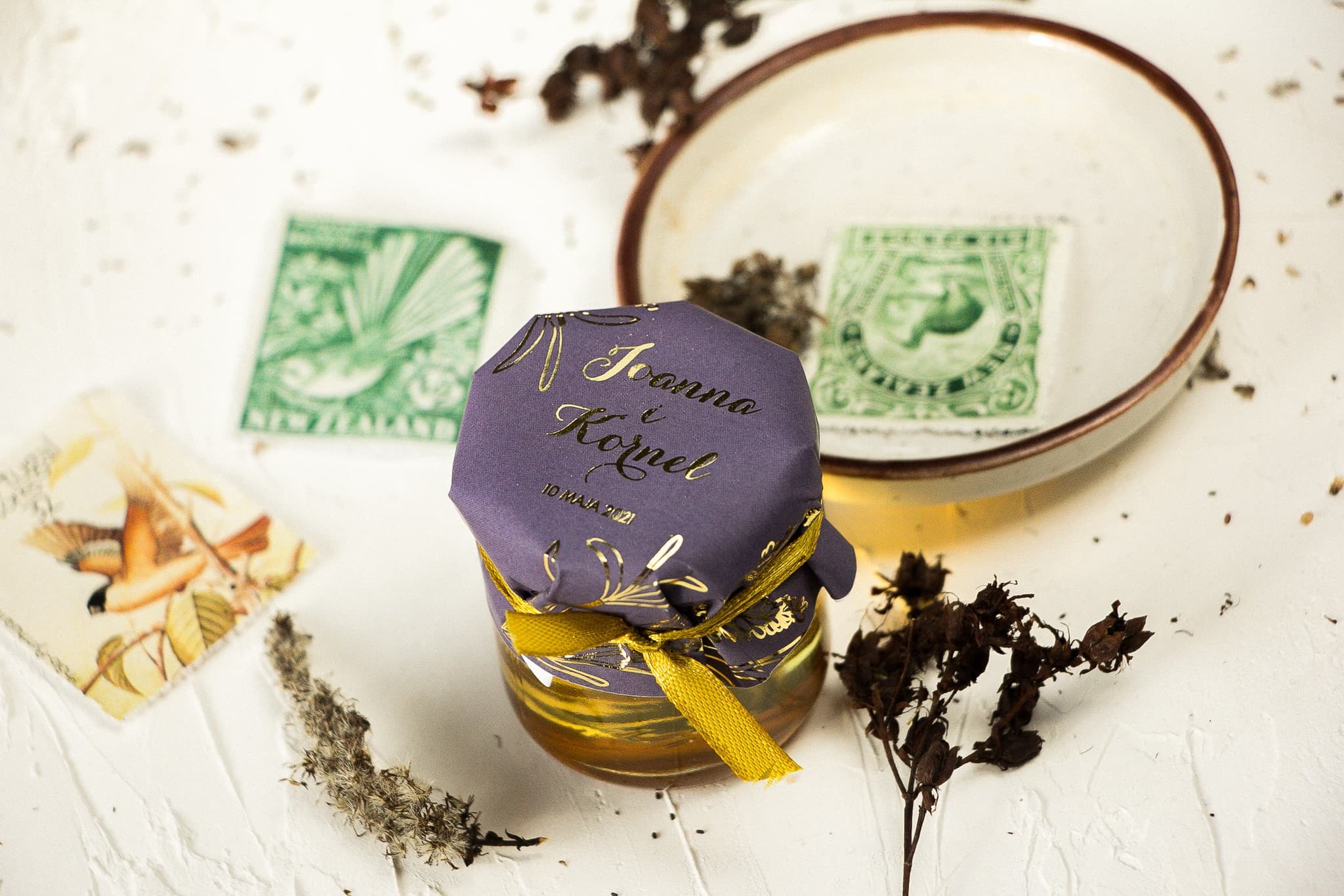 Polski Miód w Słoiczku Pattern nr 3 – Złocone Podziękowanie z Lawendą