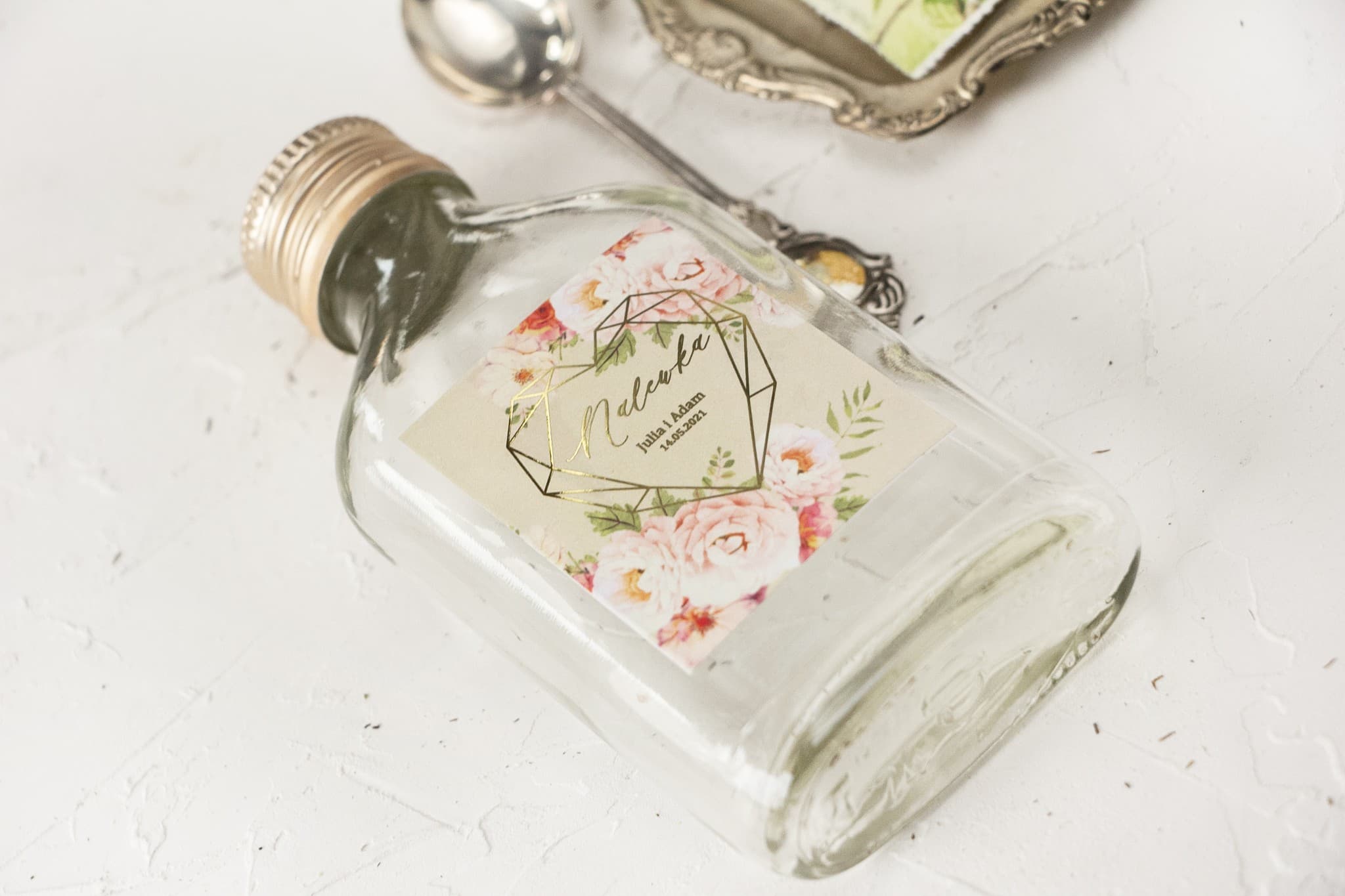 Buteleczki na nalewki jako podziękowania ze złoconymi kwiatami Szafirowe nr 8 - 2