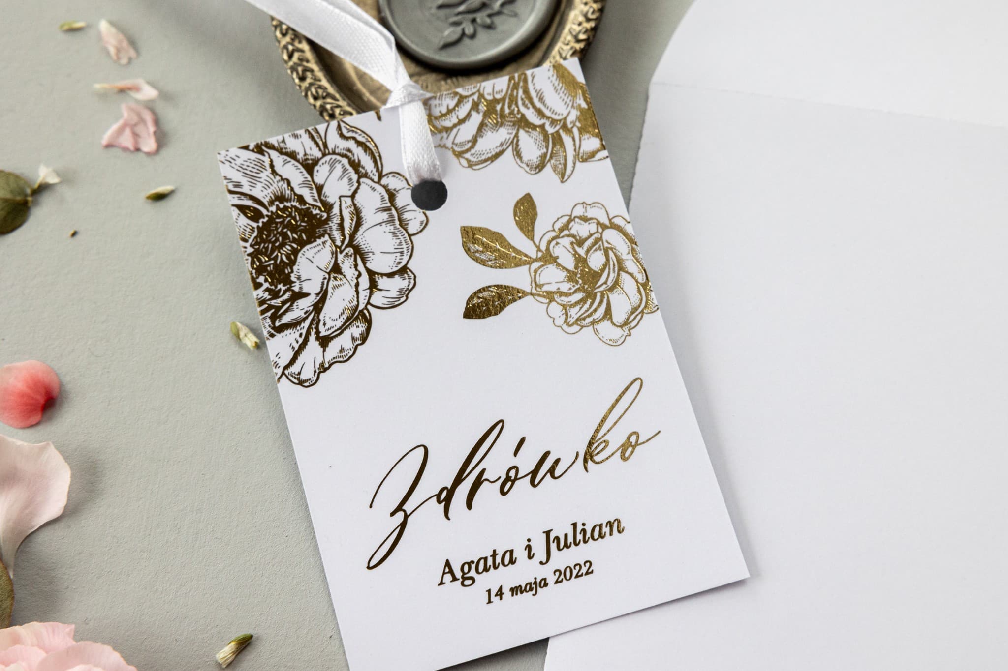 Złocone Zawieszki na Wódkę z Piwonią, Eleganckie Przywieszki na Alkohol | Dekoracje Weselne | Onyks nr 3