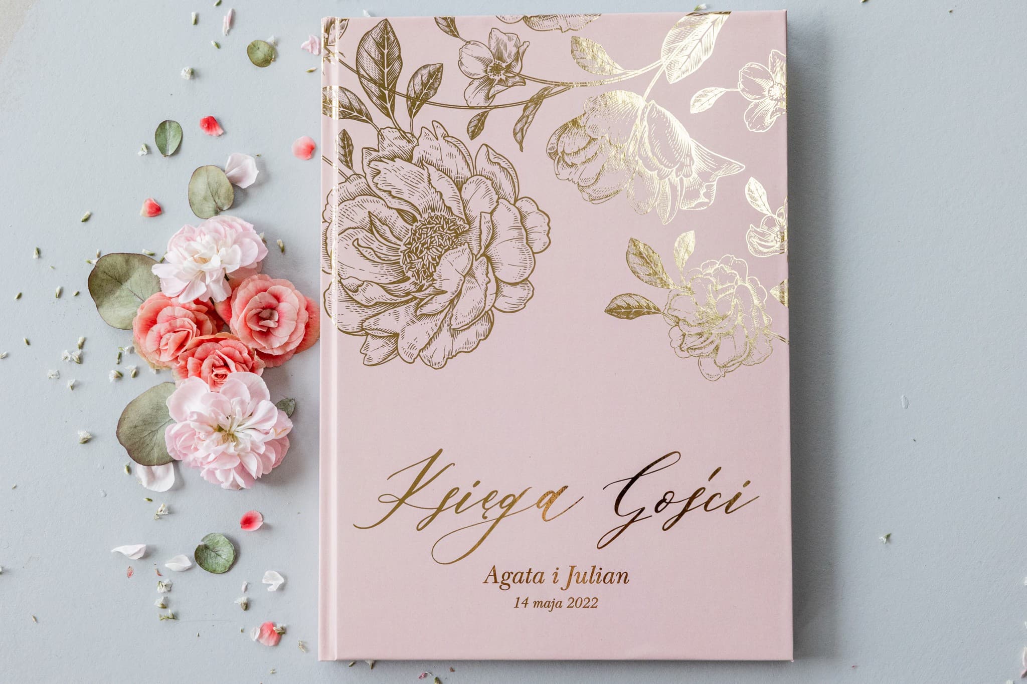 Elegancka Księga Gości Pudrowy Róż, Złota Piwonia | Personalizowana Księga Wpisów Weselnych A4 | Onyks nr 1 - 3