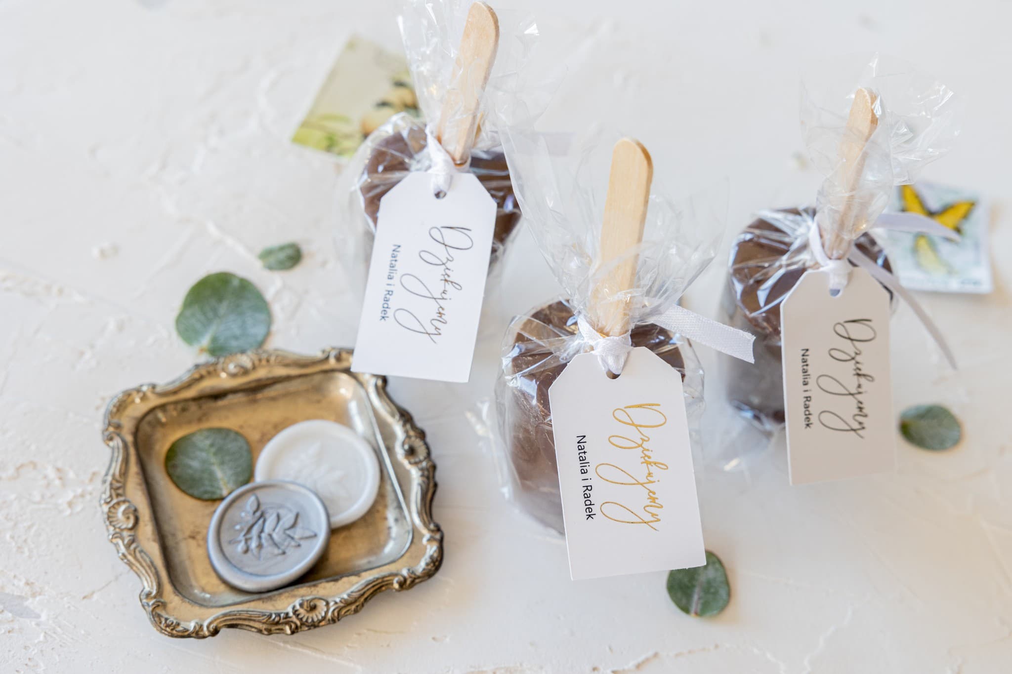 Czekolada na Patyku Podziękowanie dla Gości, Złocony Bilecik | Słodkie Upominki Weselne | Jaspis nr 1