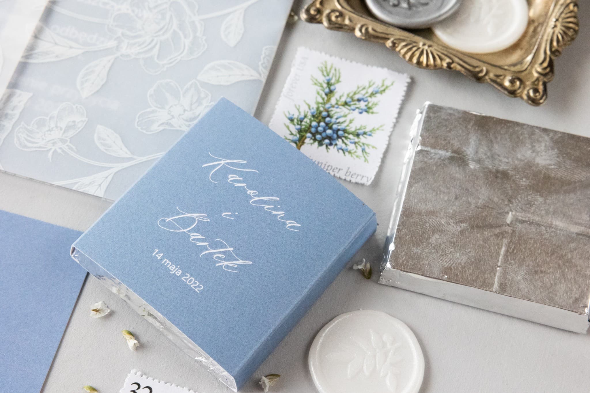 Niebieskie Czekoladki Ślubne z Imieniem | Słodkie Podziękowania dla Gości Weselnych | Nefryt nr 2