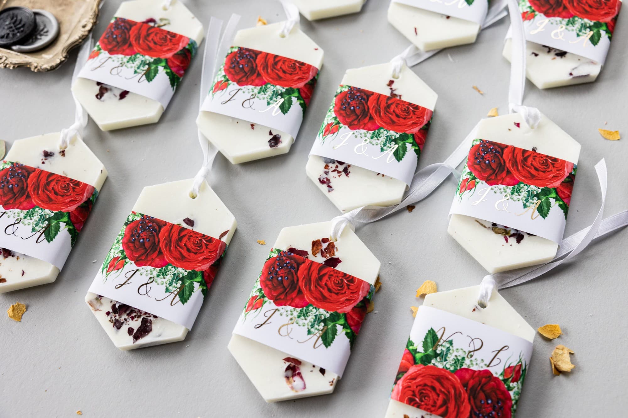 Podziękowania dla gości – zapachowe zawieszki sojowe z różą i eukaliptusem Rubin 8 - 3