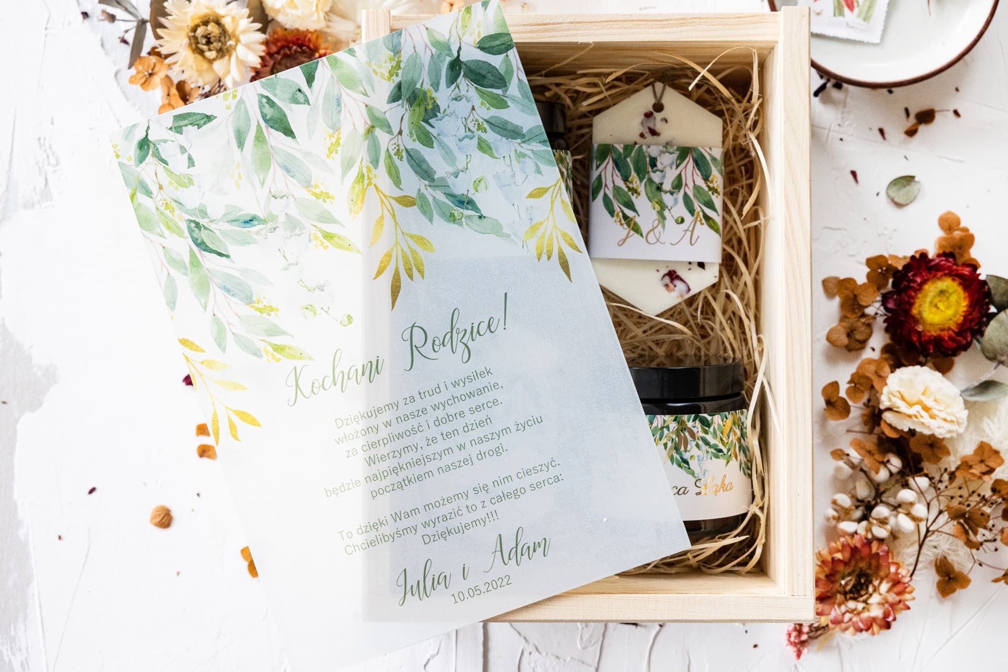 Skrzynka z Konwaliami i Świecami Sojowymi | Personalizowane Podziękowania dla Rodziców na Ślub | Rubin nr 4