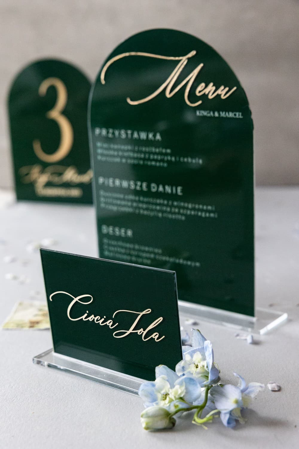 Zielone Menu Weselne na Pleksi Złocone, Elegancka Karta Dań | Menu na Stół Weselny Glamour | Dalia nr 2 - 2