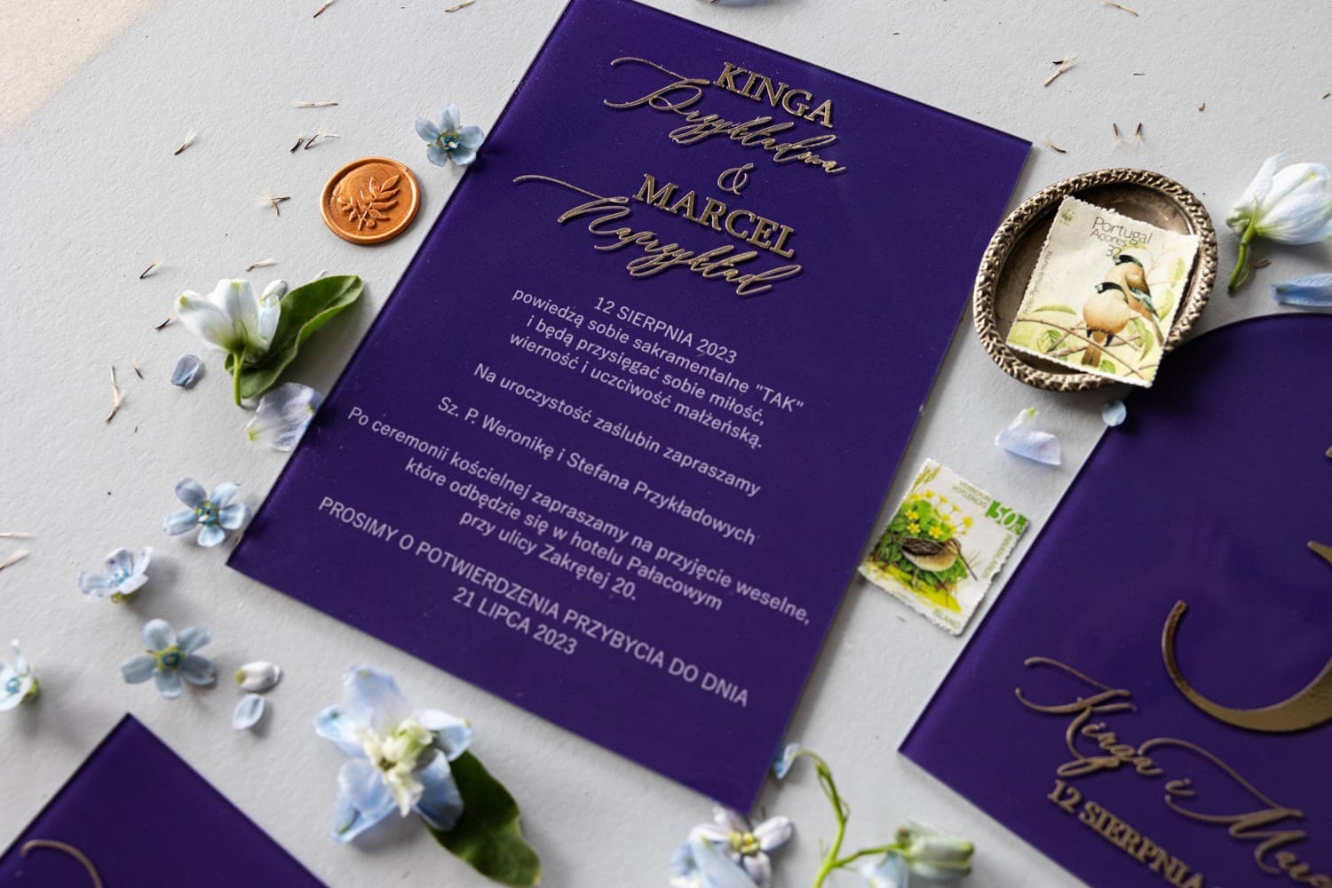 Zaproszenia ślubne kwiatowe z subtelnym motywem dalii na satynowym papierze - Dalia nr 7