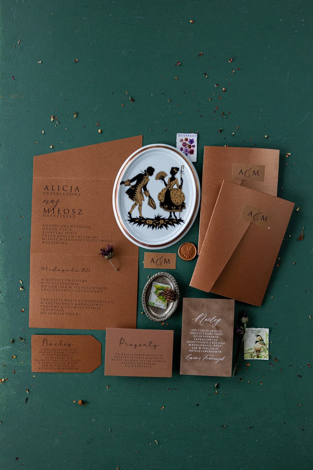 Zaproszenia ślubne miedziane na perłowym papierze w stylu glamour – Modern nr 1