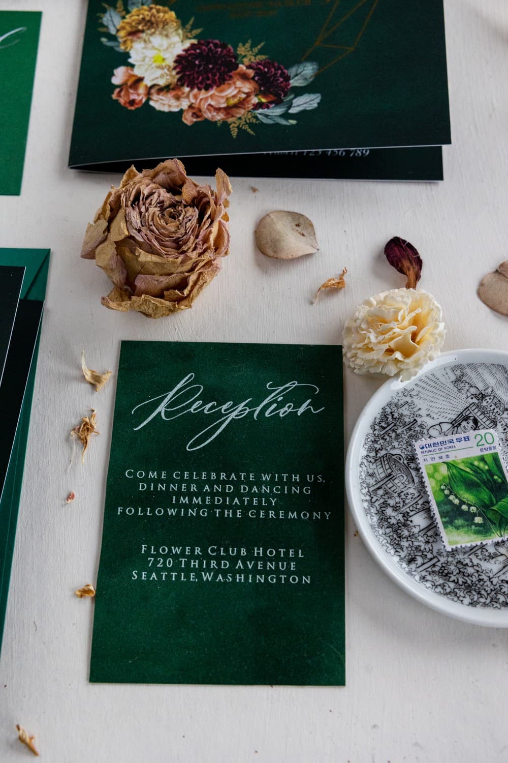 Eleganckie Welurowe Bileciki Podziękowania dla Gości, Zawieszki na Alkohol | Szafirowe nr 12