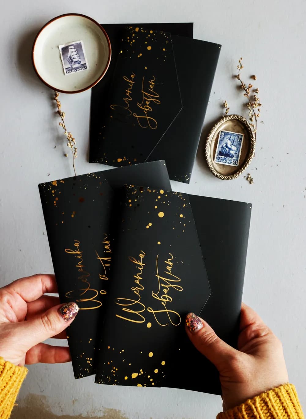 Zaproszenia ślubne glamour – czarne ze złoceniem na papierze soft touch Jadeit nr 4 - 2