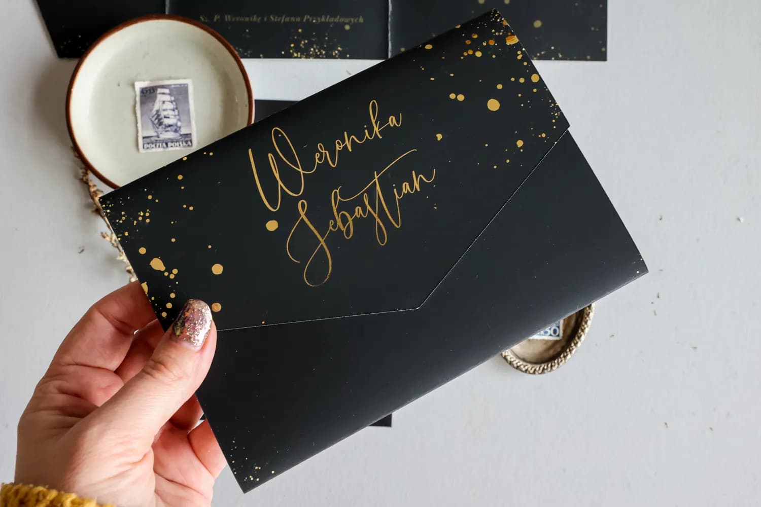 Zaproszenia ślubne glamour – czarne ze złoceniem na papierze soft touch Jadeit nr 4 - 3