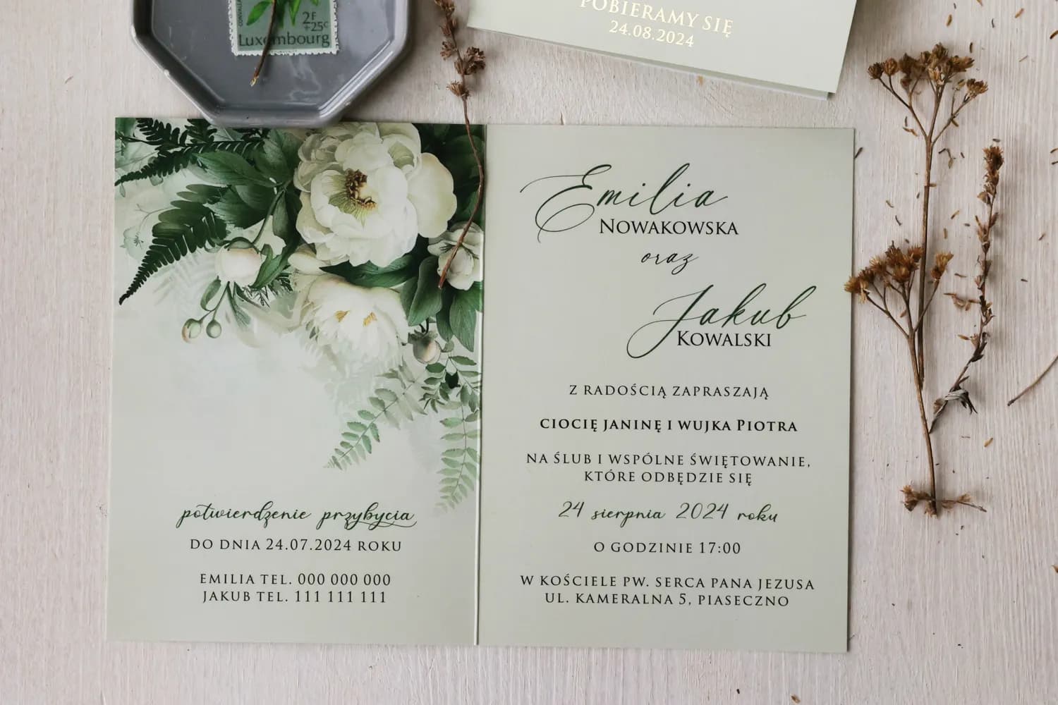 Zaproszenia ślubne botaniczne z zielonymi liśćmi i błyszczącym złoceniem Ruskus 11 - 3