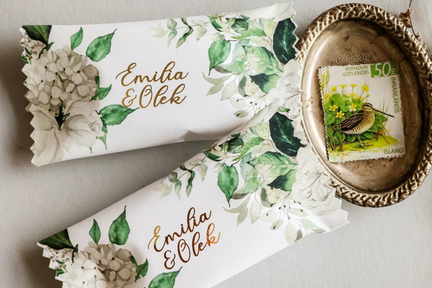 Podziękowania dla gości – złocone czekoladki glamour z bordowymi kwiatami Rubin 11 - 2