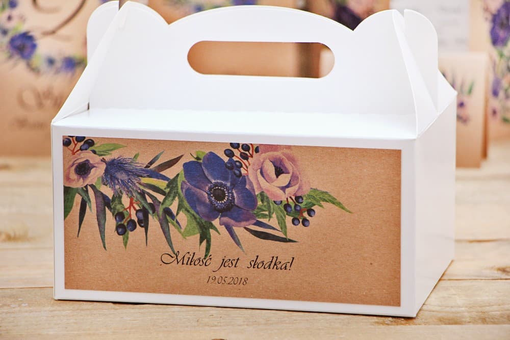 Eleganckie Pudełka na Ciasto Weselne z Motywem Leśnych Owoców | Personalizowane Opakowania dla Gości | Owoce Leśne nr 4