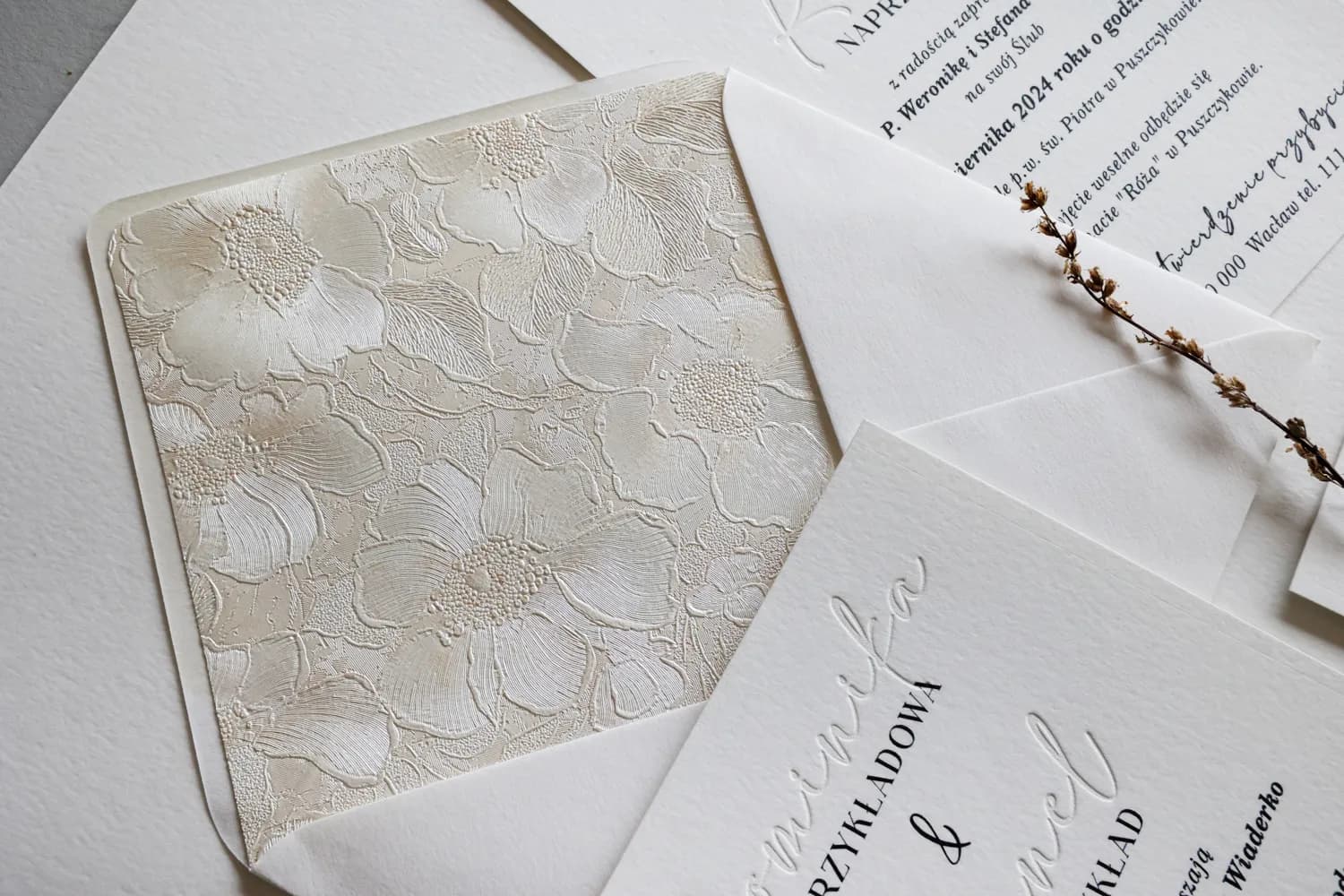 Zaproszenia Letterpress Karmen nr 4 – Tłoczone Kwiaty - 3