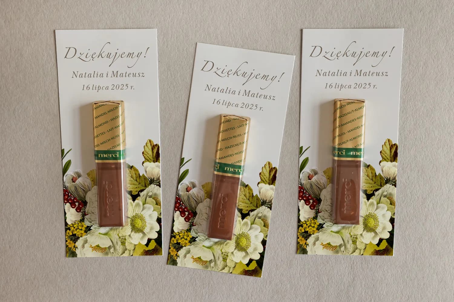 Podziękowania dla Gości Weselnych z Czekoladką Merci, Kwiaty i Jagody | Podziękowania na Ślub | Eteryczne nr 1