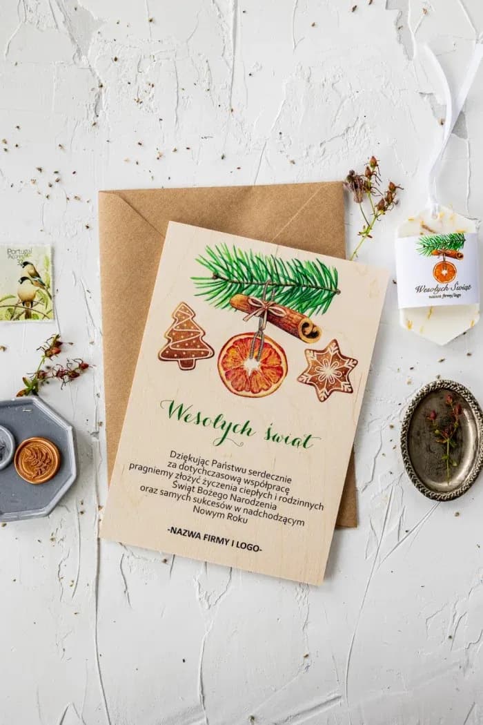 Drewniane Kartki Świąteczne z Logo Pierniki | Biznesowe Kartki Bożonarodzeniowe dla Firm z Życzeniami | DR15