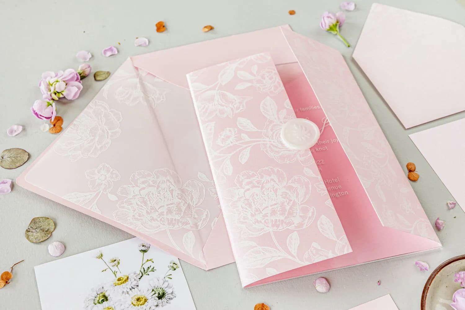 Zaproszenia na Wesele Kwiaty na Szkle PR28 – Akrylowe Karty z Różową Owijką - 4
