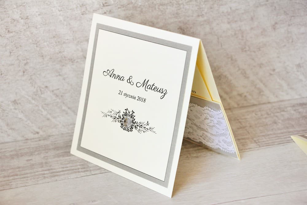 Eleganckie zaproszenia ślubne glamour z cyrkonią i koronkową kieszonką, kwadratowe – Z Koronką nr 7 - 3