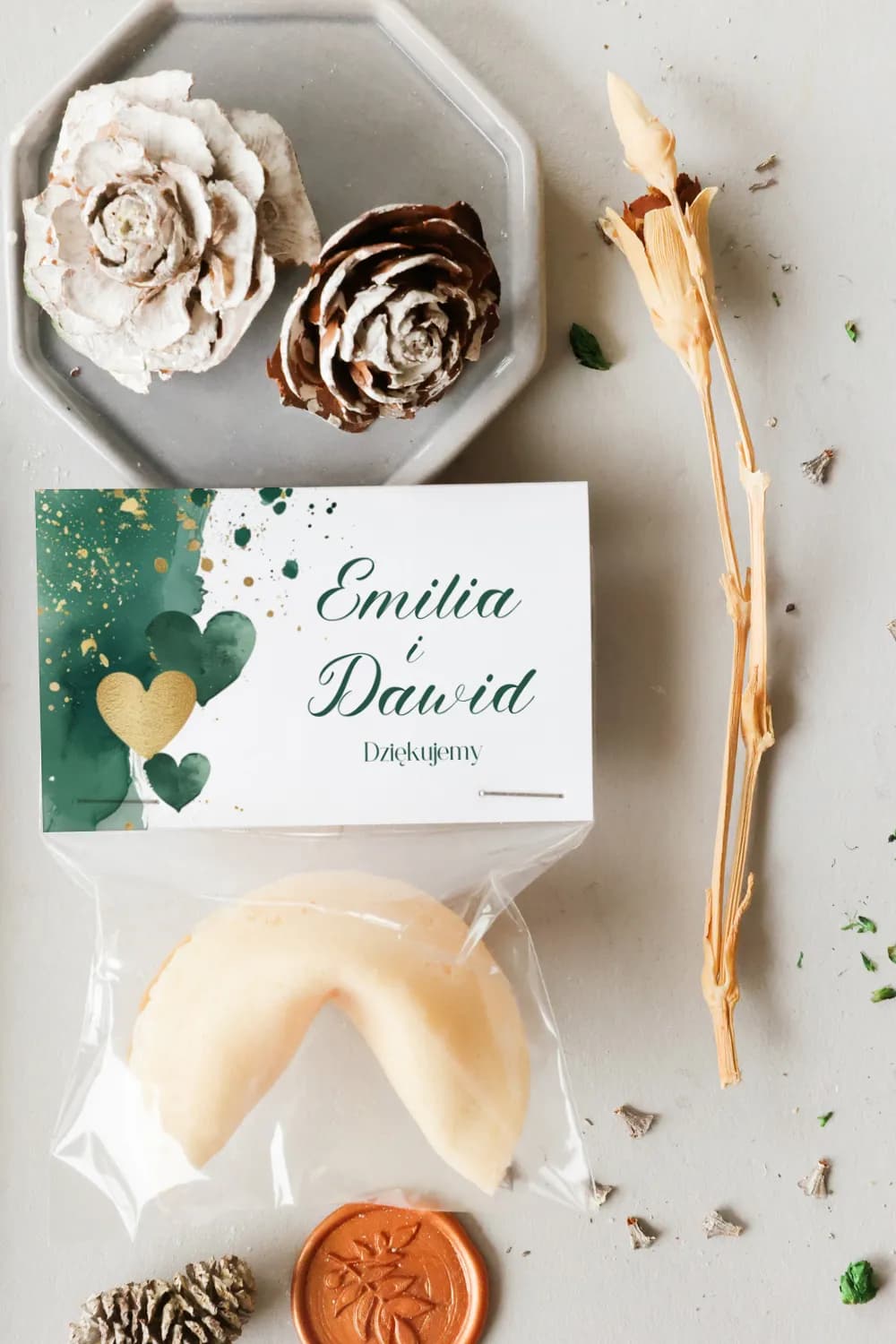 Ciasteczka z wróżbą zielono-złote z sercem, personalizowane | Słodkie podziękowania dla gości weselnych | Cejla nr 17