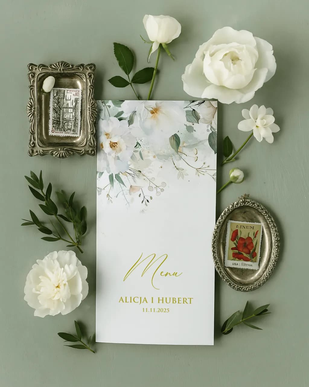 Menu weselne z białymi kwiatami i złoceniem – Ruskus nr 6