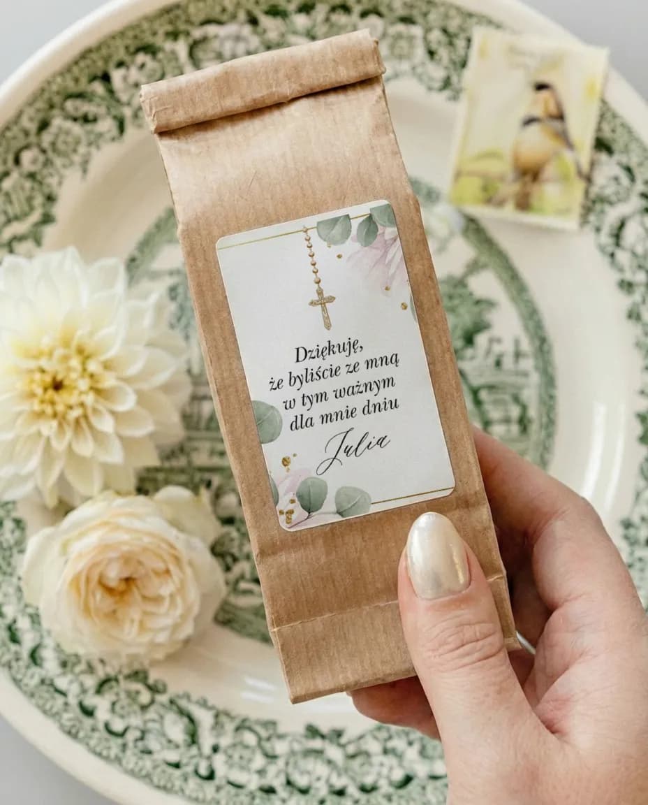 Herbata czarna w opakowaniu kraft, delikatna etykieta komunijna w pastelach | prezenty komunijne | Matylda nr 8