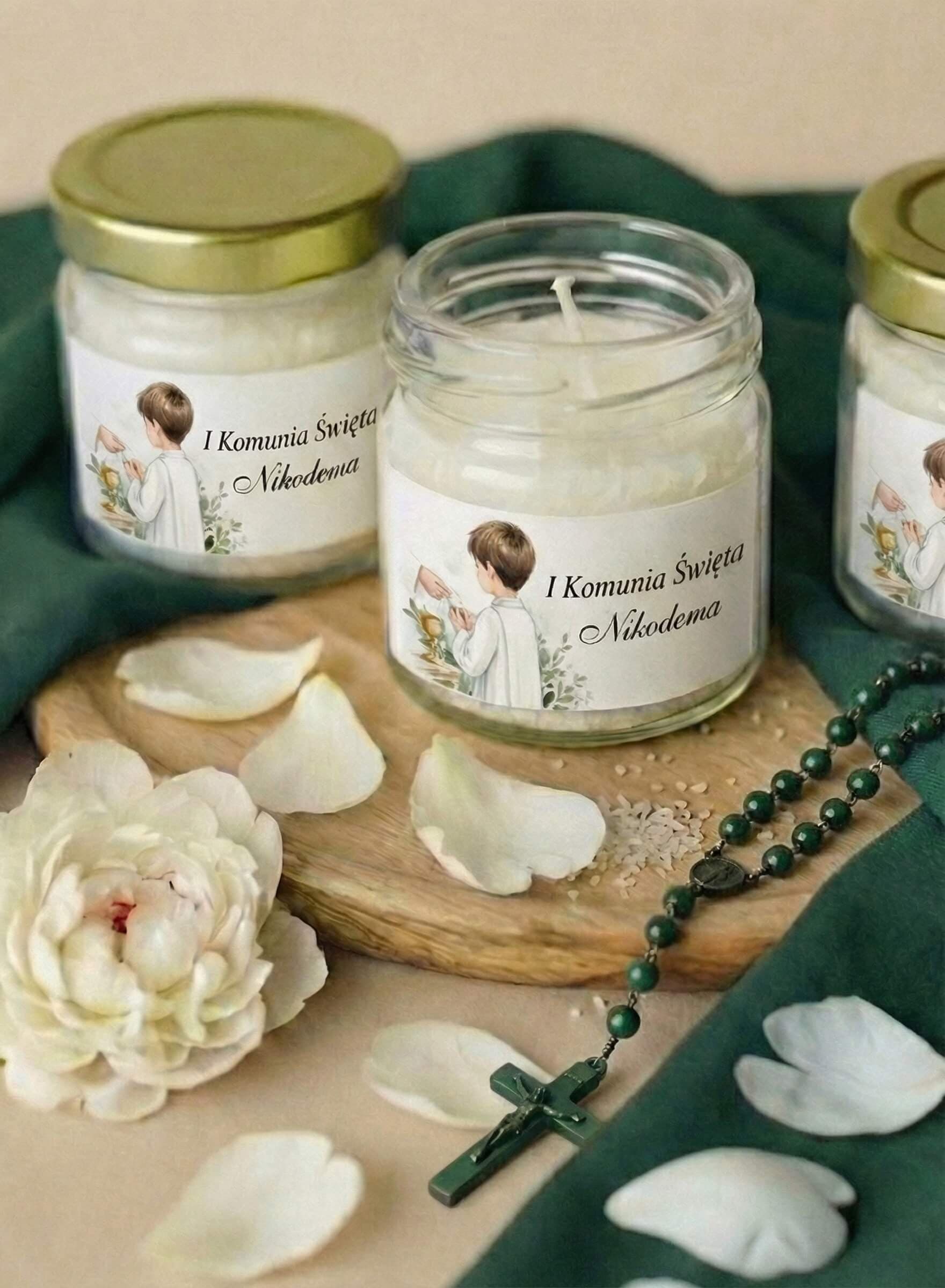 Świeczka Sojowa Matylda nr 18 – Ilustracja Chłopca i Podziękowanie Komunijne