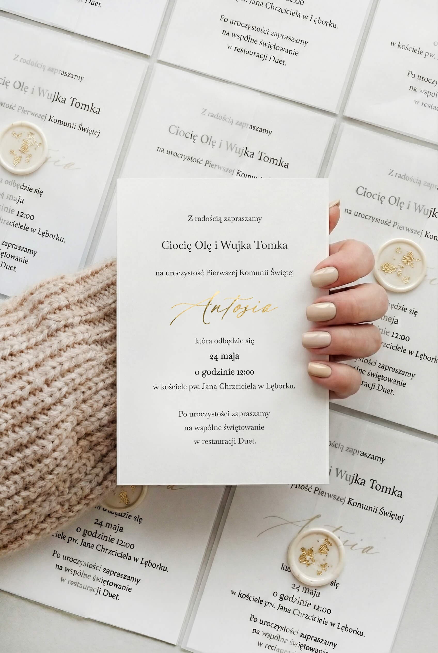 Zaproszenia na Komunię Ofelia nr 5 – Lak z Płatkami Złota