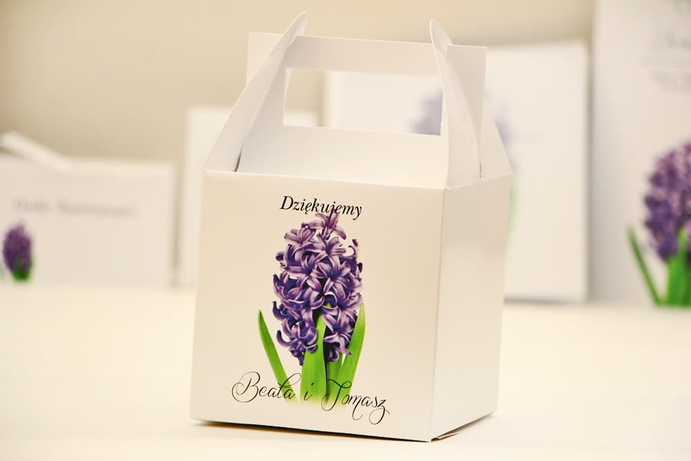 Eleganckie Pudełka na Ciasto z Fioletowym Hiacyntem i Personalizacją | Pudełka Weselne dla Gości z Rączką | Elegant nr 7