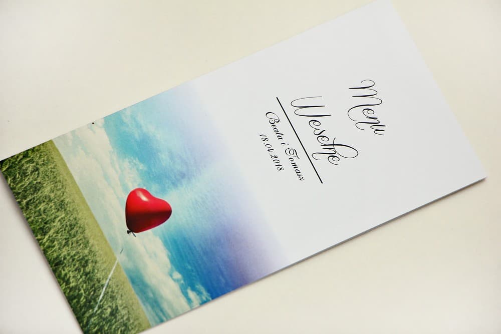 Menu Weselne Stojące z Motywem Krajobrazu i Balonem, Karta Dań na Stół | Personalizowane Menu na Wesele | Elegant nr 19