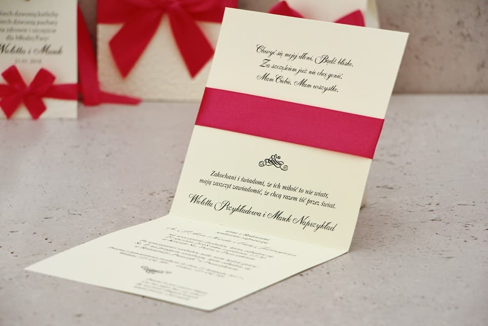 Zaproszenia ślubne klasyczne z subtelnym tłoczeniem i satynową kokardką Belisa nr 7 - 3