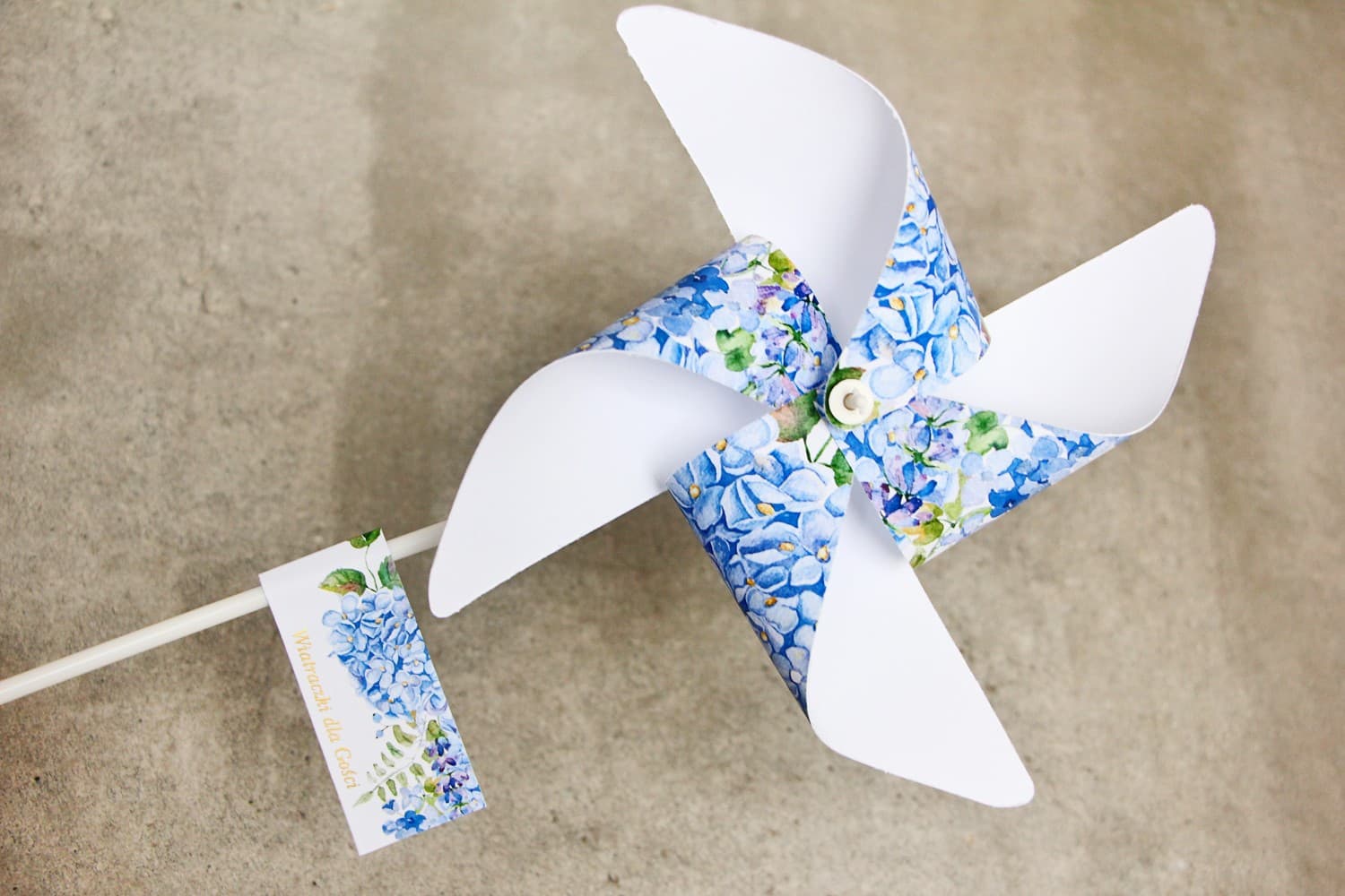 Wiatraczki z Twoim Tekstem, Błękitne Kwiaty | Personalizowane Podziękowania dla Gości Weselnych | Sorento nr 5