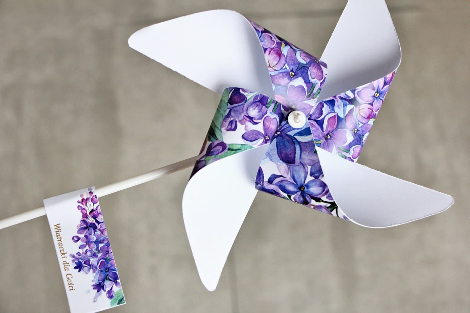 Wiatraczki na wesele z motywem bzu, fioletowe | Oryginalne podziękowania dla gości weselnych | Sorento nr 11