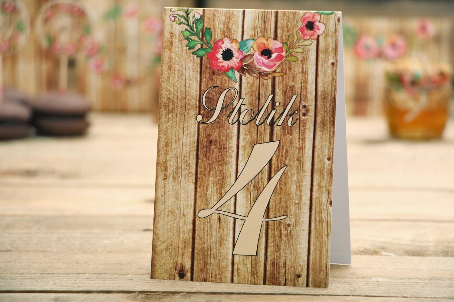 Rustykalne Numery na Stół z Różową Eustomą | Numerki na Stoły Weselne Stojące | Rustykalne nr 2