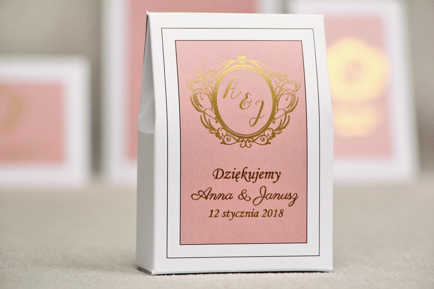 Eleganckie pudełeczka ze złoceniem dla gości | Słodkie podziękowania z karmelkami | Sonata nr 2