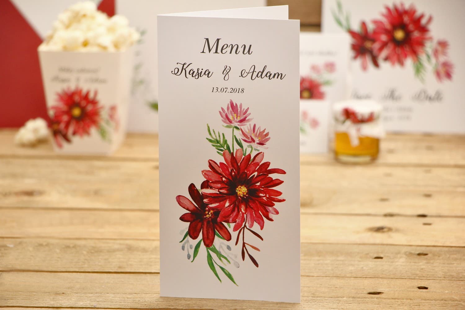 Menu Weselne z Czerwoną Dalią, Eleganckie Składane Karty Menu | Menu na Stół Weselny | Kalia nr 5