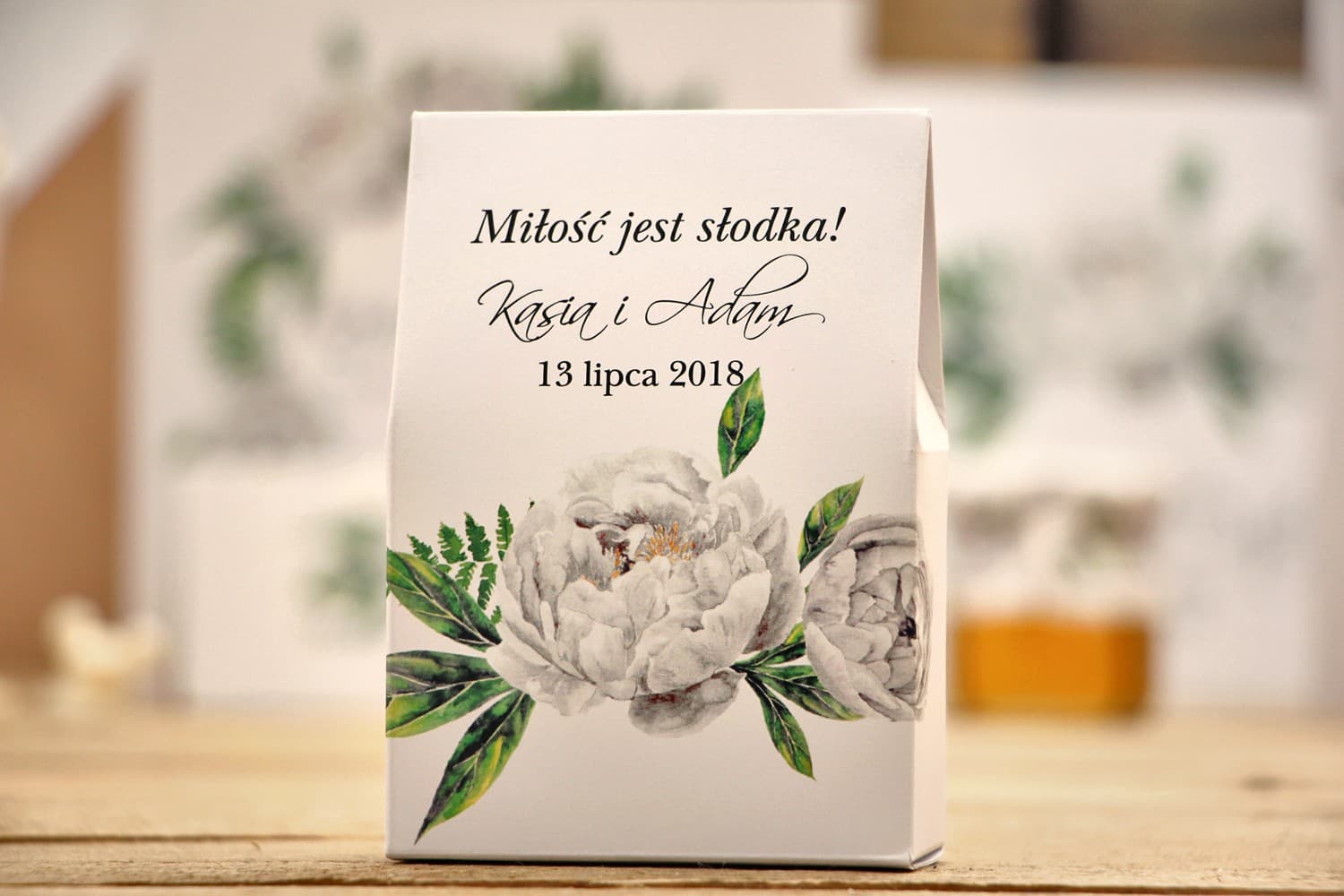 Pudełeczko ze słodyczami podziękowanie dla gości | Upominki weselne z motywem białej piwonii | Kalia nr 8