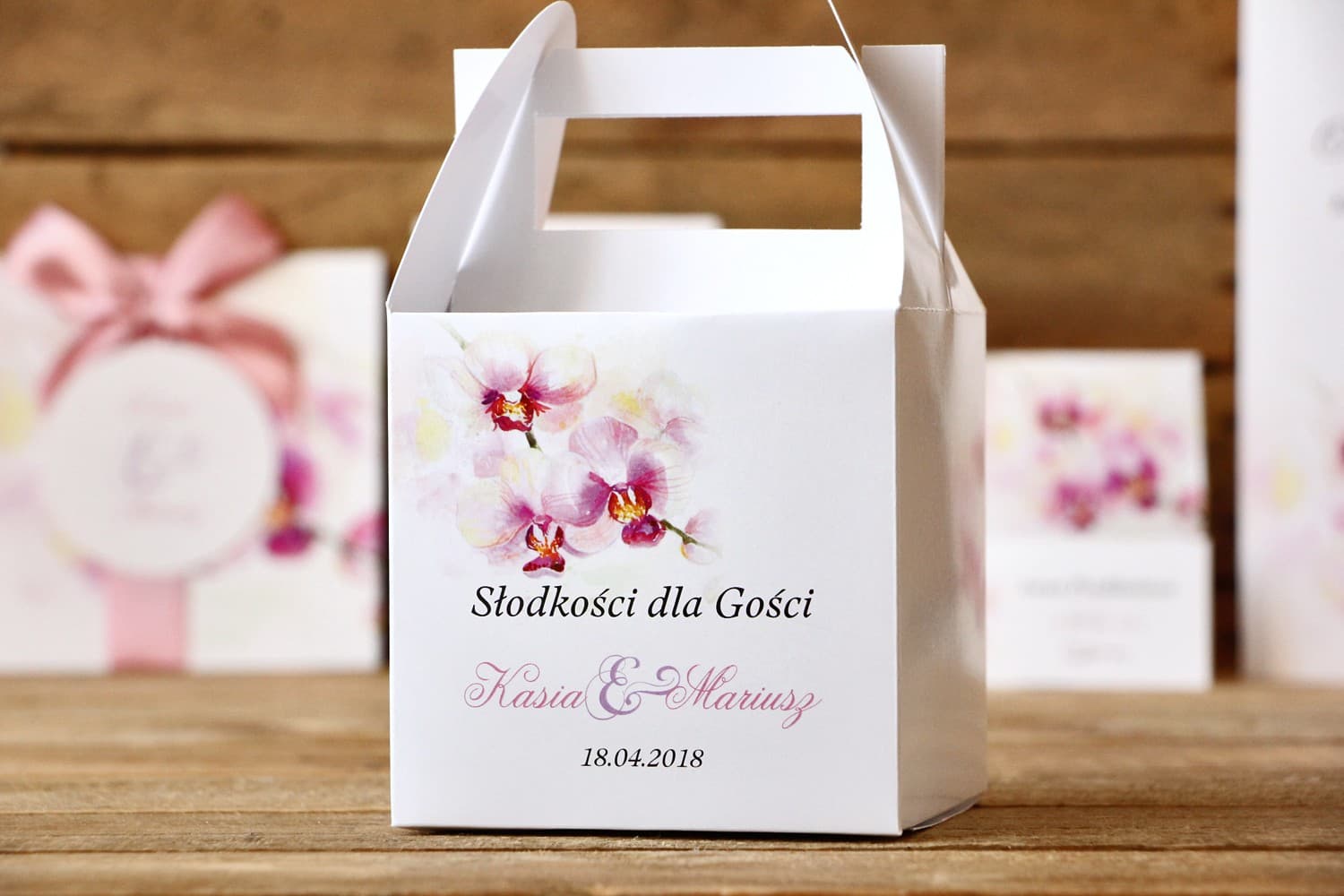 Pudełka na Ciasto Weselne z Orchideami | Personalizowane Opakowania dla Gości | Malowane Kwiaty nr 2