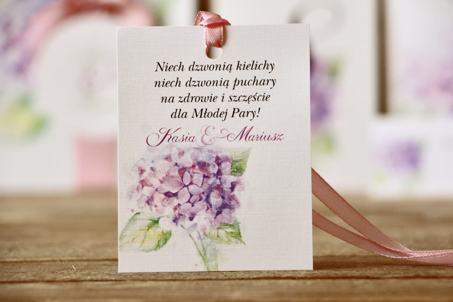 Zawieszki na Wódkę z Hortensją Akwarela | Etykiety na Alkohol Weselny | Malowane Kwiaty nr 3